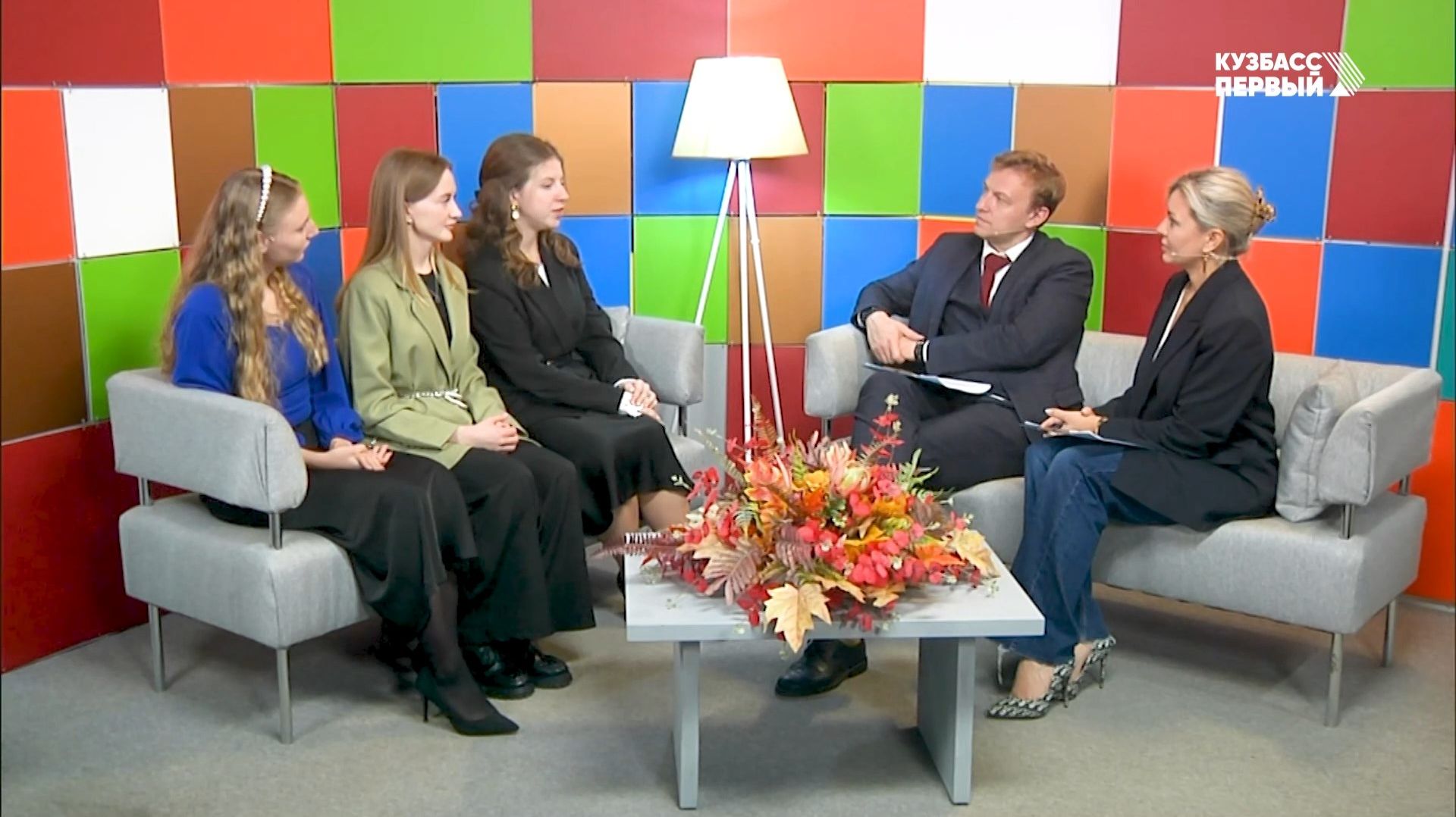 Эфир программы "Включайся" от 17.11.2025. В студии - молодые педагоги, участники фестиваля "Таврида" смотреть онлайн