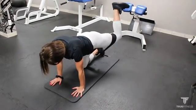 Разгибание Бедра стоя на четвереньках с резиной/Mini-Band Quadruped Hip Extension смотреть онлайн