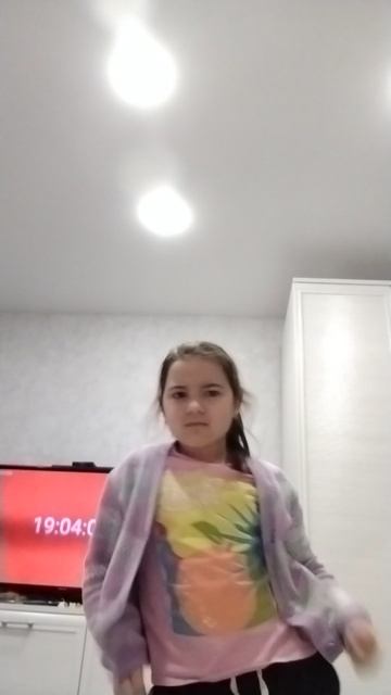 VID_20251203_190429.mp4