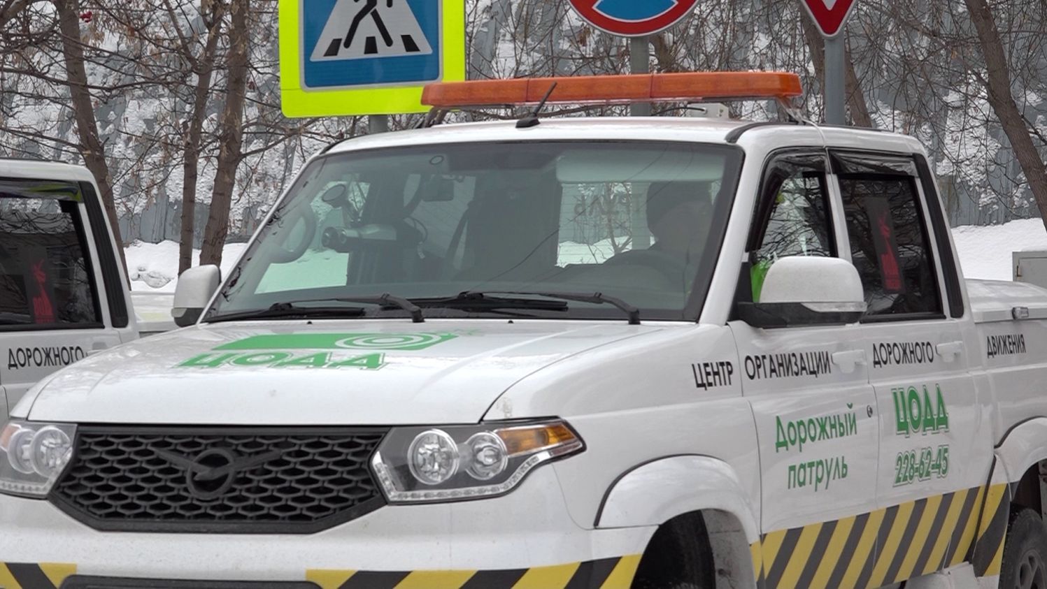 Сотрудники «Дорожного патруля» в Новосибирске совершают десяток выездов в сутки смотреть онлайн