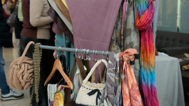 Участники «Московского долголетия» на «Добром маркете» смотреть онлайн