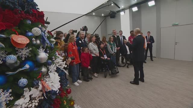 В.В.Путин. Встреча с волонтёрами – участниками Международного форума гражданского участия #МыВместе смотреть онлайн