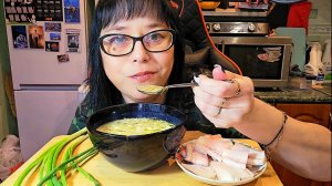 Мукбанг | Супчик,сало,зелёный лук | Обжор Асмр