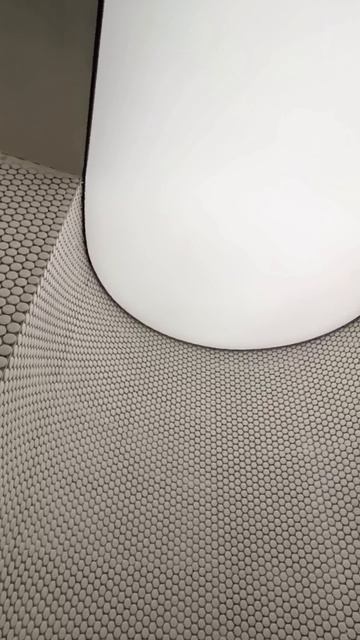 Световое окно в ванной комнате на теневом профиле Double LumFer. смотреть онлайн