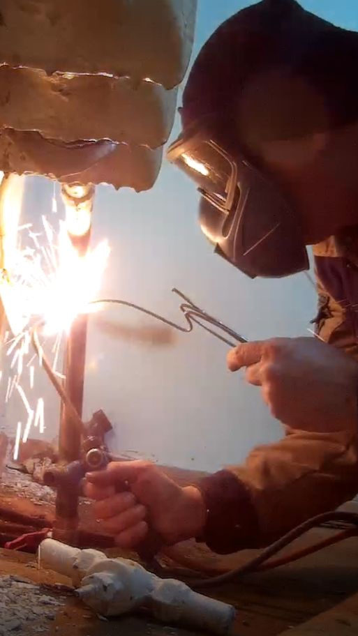 Газосварка ЖКХ.Меняем вентиль на кран gas welding of housing and communal services смотреть онлайн