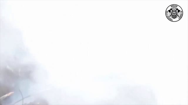 Обнаружили двойку противника птицами затрехсотили и загнали в блиндаж который разобрали ТМками😎🇷🇺 смотреть онлайн