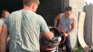 #Заливаем пол в гараже #стяжка