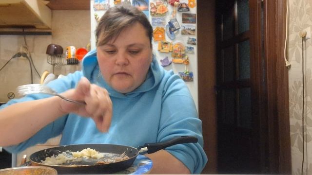 съездила в крым вернулась обратно с горя решила поесть смотреть онлайн