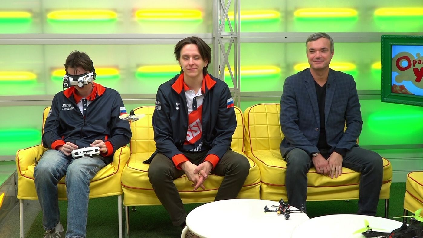 Матвей Почекунин, Максим Нор, Юрий Почекунин // «Оранжевое утро» 05.12.25 смотреть онлайн