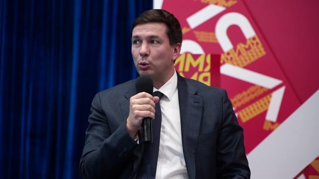 Встретился с финалистами конкурса эстрадных исполнителей «Имя» смотреть онлайн