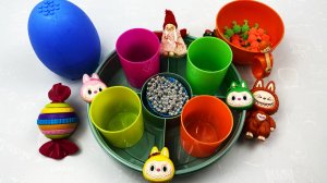 Мультики для малышей. Достаем яркие цветные игрушки из яичек. Мультики залипалки детям