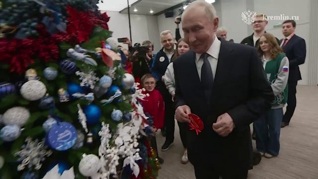 Один из шариков, которые президент снял с Елки желаний, — от Тимура из Ханты-Мансийского округа! смотреть онлайн