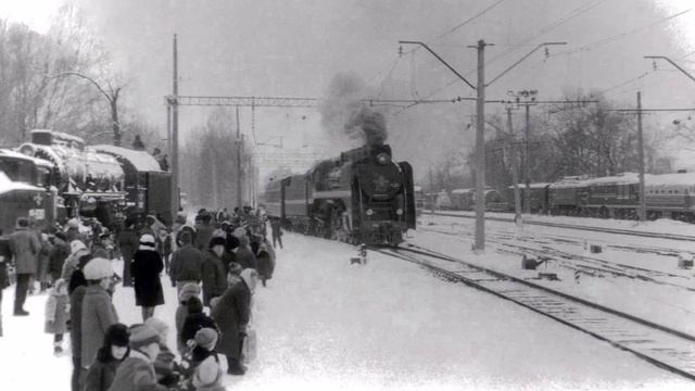 ОДНО ТОЛЬКО СЛОВО"... (Фото гр. "ЛЕНИНГРАД - ВОСПОМИНАНИЯ ДЕТСТВА") - Поёт Павел МИХАЙЛОВ)" смотреть онлайн