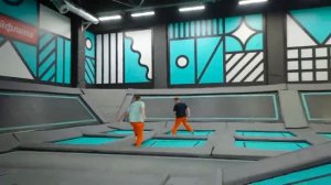 А4.ЭКСТРЕМАЛТНЫЕ ПРЯТКИ В БАТУТНОМ ЦЕНТРЕ ОТ ОХРАНЫ