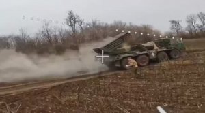 Кадры поражения РСЗО противника ударом нашего дрона группировки «Восток»