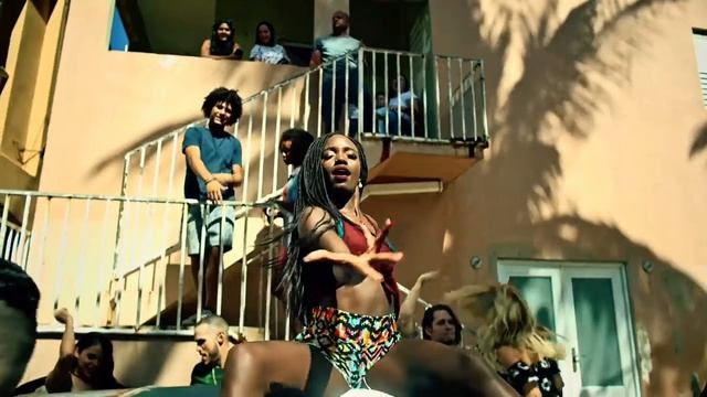 Luis Fonsi - Despacito ft. Daddy Yankee смотреть онлайн