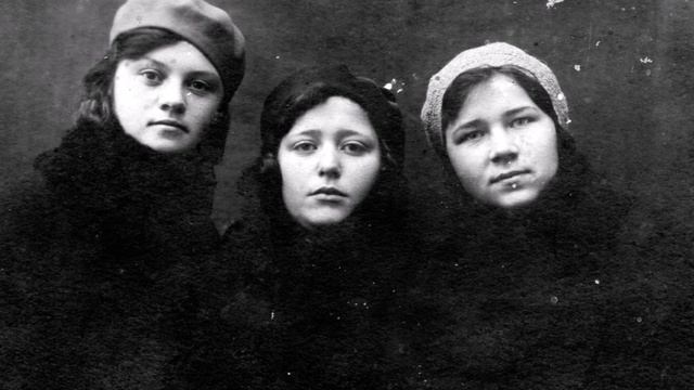 МНЕ БЕСКОНЕЧНО ЖАЛЬ... (Фото гр. "ЛЕНИНГРАДЕЦ") - Джаз-Оркестр пу А. ЦФАСМАНА - поёт Павел МИХАЙЛОВ) смотреть онлайн