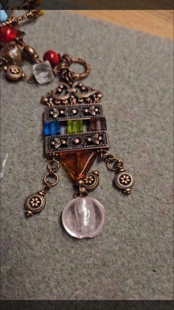 Украшение из стеклянных бусин в меди смотреть онлайн