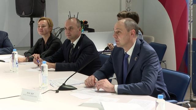 2025_12_04_Паслер провёл приём граждан смотреть онлайн