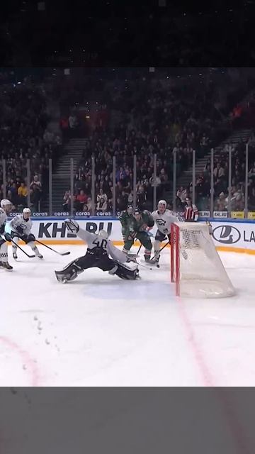 38’ ГООООООООООЛ! 3:1! Дыняк! смотреть онлайн