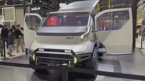Автосалон "LA Auto Show" 2025