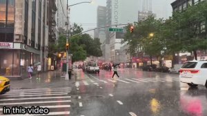 Прогулка по Нью-Йорку в грозу - Звуки сильного дождя и грома с молниями для сна