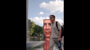 Послушайте  клип