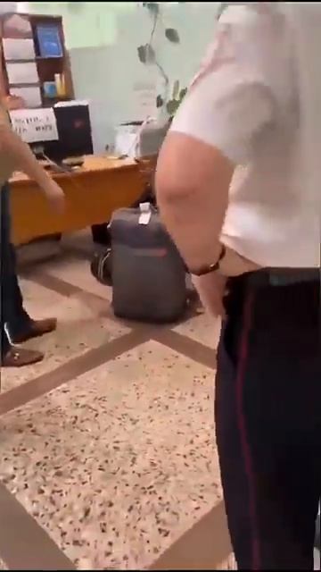 Какой-то агрессивный иностранец смотреть онлайн