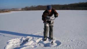 Титановый ледобур Спорт 130 от Мусеева. Тест на пресном льду.