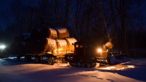 Перевозка сена тракторами ДТ-54А и Беларус-82.1 / Transportation of hay by DT-54A and Belarus-82.1.