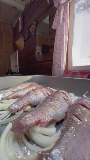 Караси? с картошкой в духовке pandasakha #shorts