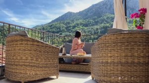 КАМЕРНАЯ ДЕРЕВЕНСКАЯ ЖИЗНЬ В ПРОВАНСЕ, НЕДАЛЕКО ОТ Г. МЕНТОНА, ЛАЗУРНЫЙ БЕРЕГ. ОЧЕНЬ ТЕПЛОЕ ВИДЕО