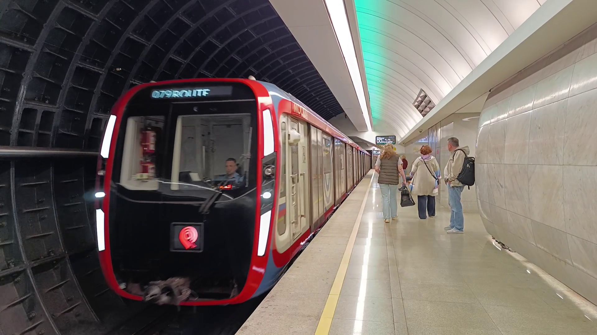 Метро Москвы красивая большая подборка станций и проезд поезда метрополитена в Москве смотреть онлайн