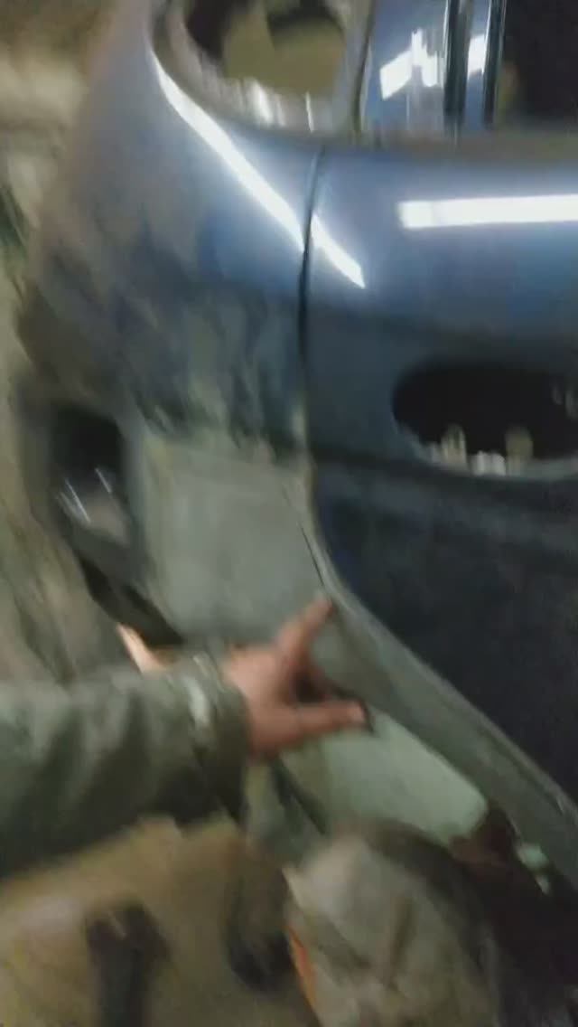 Подгоняем зазор крыла варварским методом)) смотреть онлайн