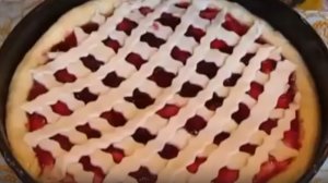 Пирог сладкий ягодный к чаю