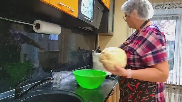 ПРОСИЛИ ПОКАЗАТЬ ТЕСТО НА ПЕЛЬМЕНИ смотреть онлайн