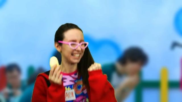 📹 САМАЯ БЮДЖЕТНАЯ Игра в Кальмара / Мыжсемья на игре Лизоньки Единорожки