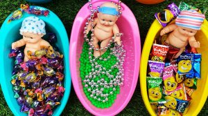 Мультики для девочек про куколки. Пупсики в разноцветных ванночках с бусинками.  Мультики для детей