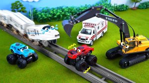 Столкновение автомобиля и Поезда на рельсах! Экскаваторы приходят на помощь