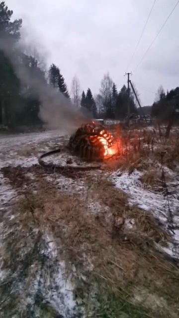 обжигаем метал который собрали по территории...