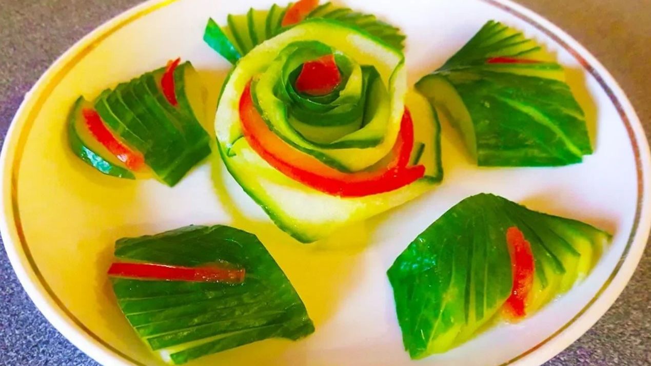 Лайфхаки  украшения блюд _ Как красиво нарезать овощи и оформить праздничный стол _ Карвинг - огурец