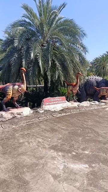 Юрский период… посреди тропического сада! Юрский период по-тайски: что скрывает Nong Nooch? смотреть онлайн