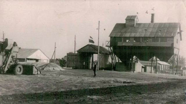 Первый опыт создания песни с нейросетью: песня о нашей деревне