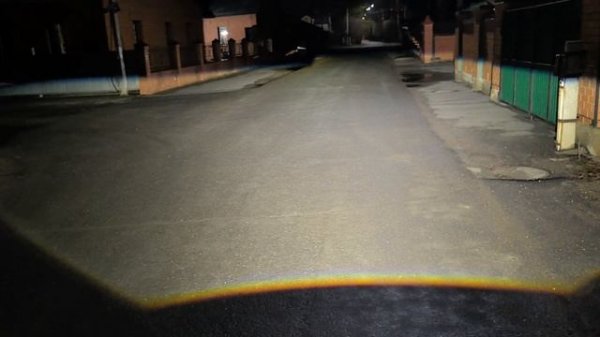 Aozoom K7 2025. Влажный асфальт.