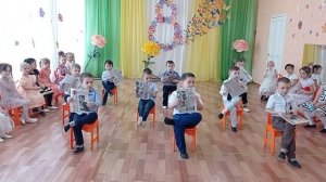 танец с газетами   "Поздравление с 8 марта от мальчиков старшей группы"