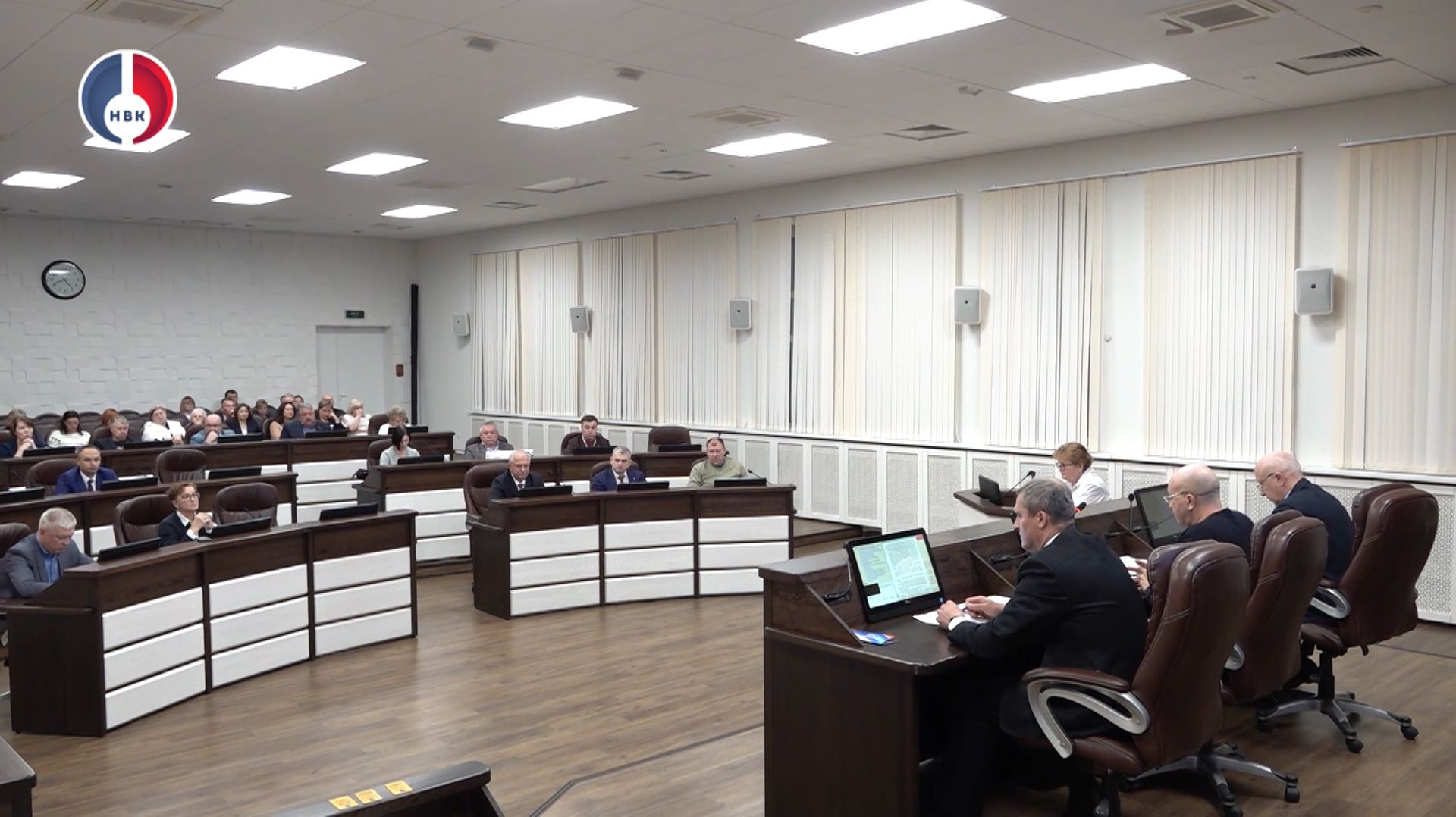 Депутаты городской Думы приняли проект бюджета в первом чтении смотреть онлайн