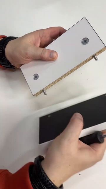 Цельнометаллический дюбель Quickfit TL5 одинаково эффективен при работе с ДСП, МДФ и массивом. смотреть онлайн