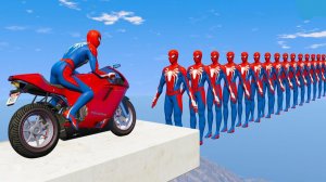 Человек-паук и Супергерои на мотоциклах проходят испытание над морем с акулами ГТА 5