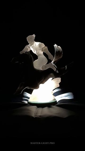 «Всадник» («Движение») Александра Левенталя. Светопластика камнерезного искусства. смотреть онлайн