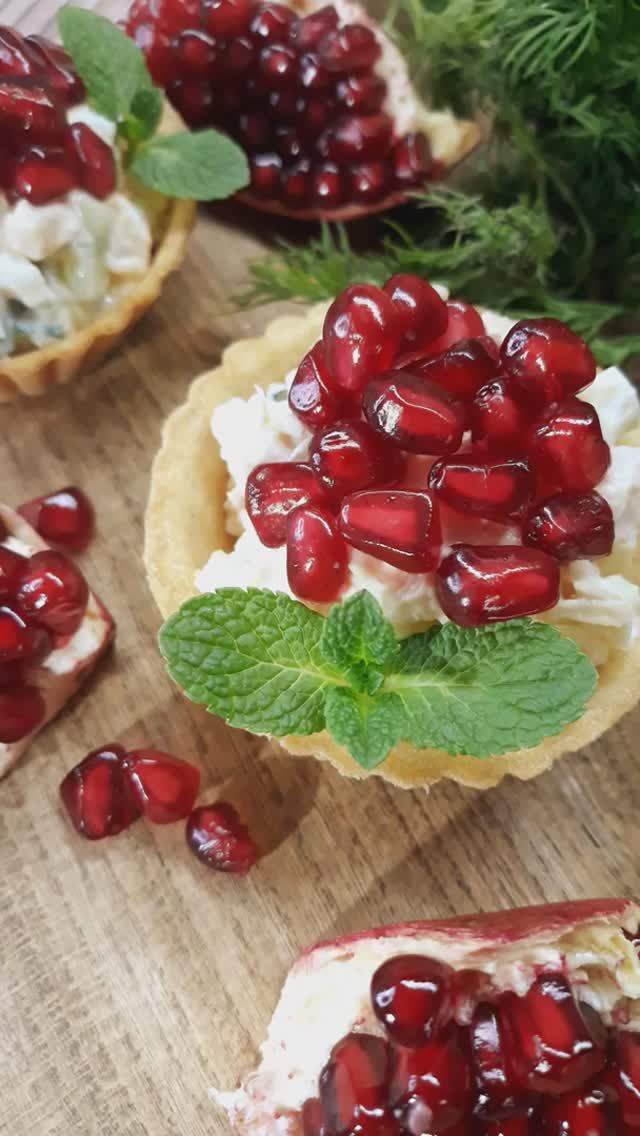 Это просто находка для праздничного стола! Удивительный салат "Красная шапочка"!😋😋😋 смотреть онлайн